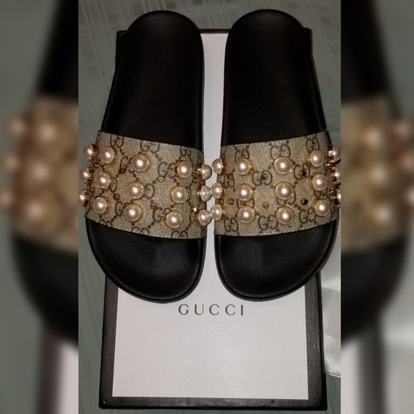 gucci pursuit pearl slides